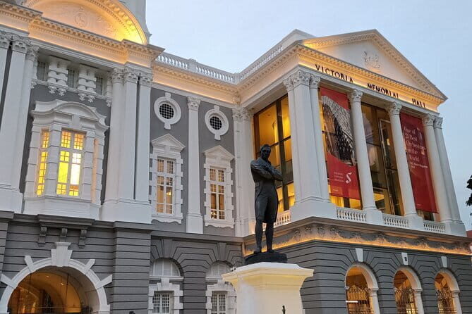 Historic Buildings Stroll - An In-Depth Look at the Itinerary