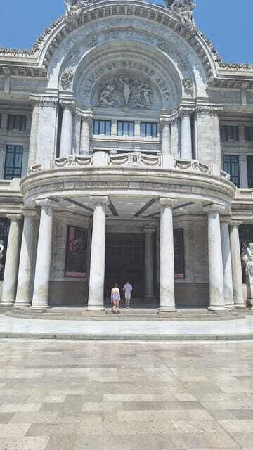 Historic Center: Private tour with murals, history, and churros - Practical Details and Tips