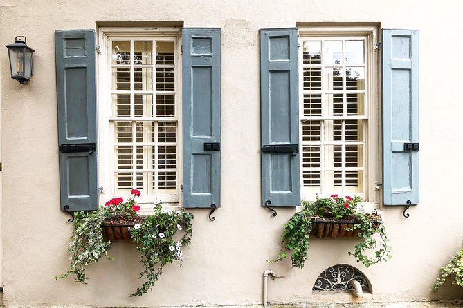 Historic Charleston Guided Sightseeing Walking Tour - Tour Guides Knowledge and Experience