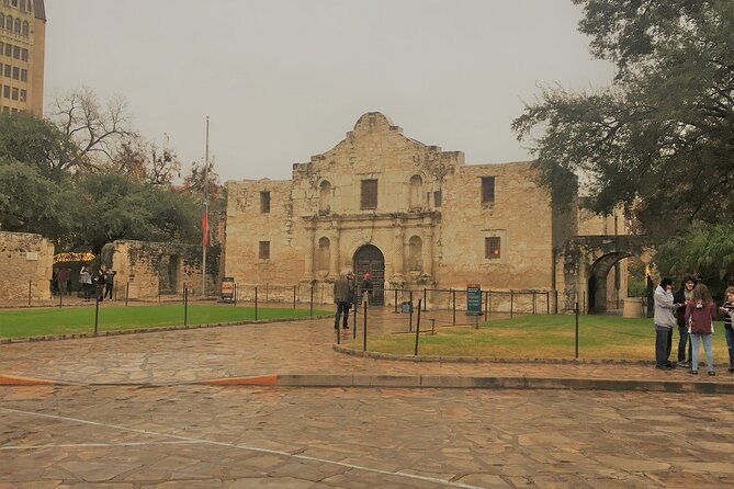 Historic Downtown & Riverwalk Walking Tour - Meeting and Pickup