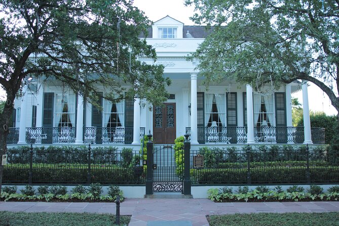 Historic Garden District Walking Tour - Famous Residents