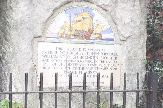 Historic Walk of East Londons Wapping Docks and Its Famous Pubs - Exploring the History of Wappings Docks