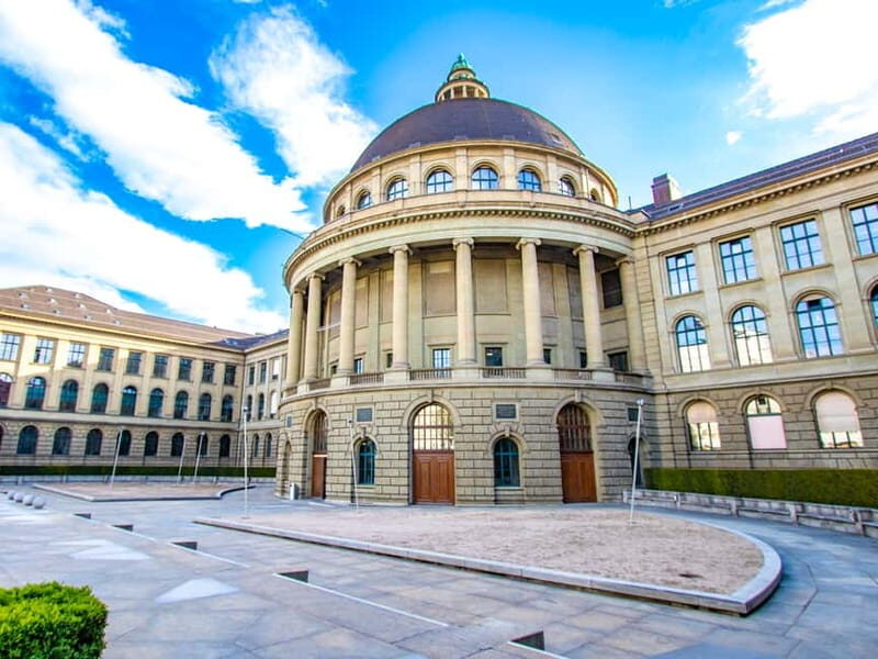 Historic Zurich: Private Tour with a Certified Guide - What to Expect from Your Zurich Historic Tour