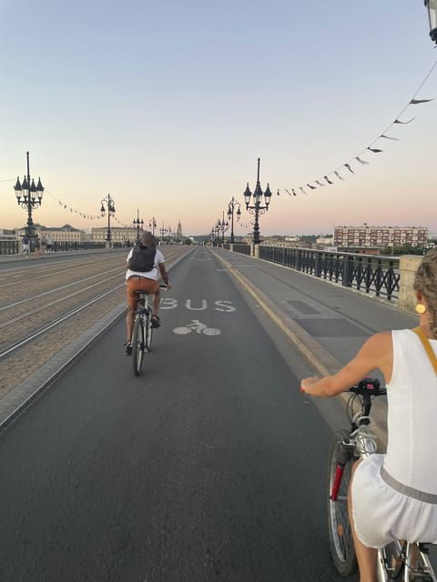 Historical Bike Ride: the Three Bridges of Bordeaux - Participant Requirements