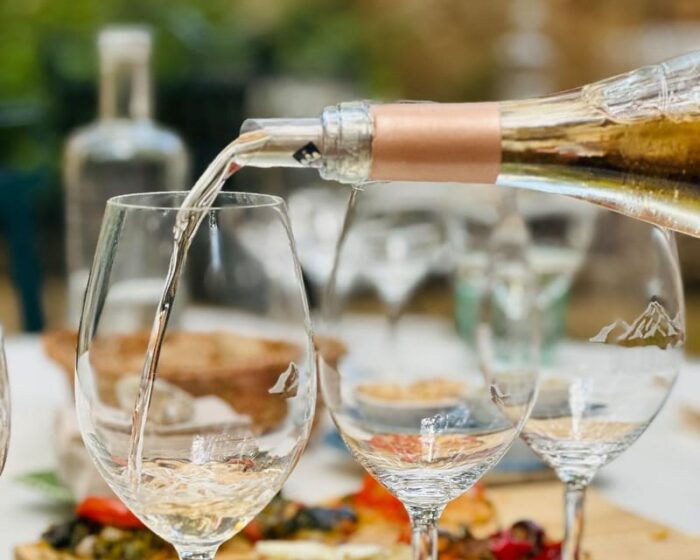 HISTORICAL BODEGA TOUR AND WINE TASTING IN CONSELL - Small Group Size and Accessibility