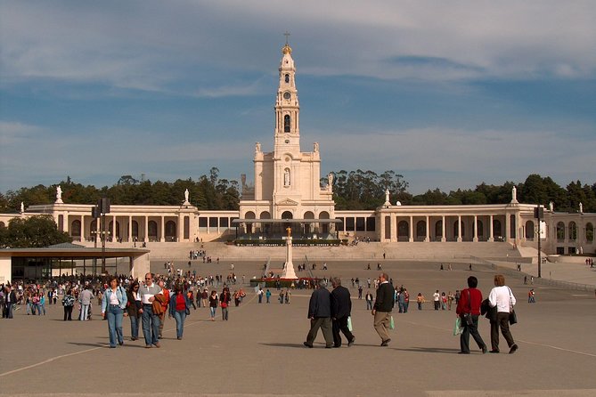 Historical Central Portugal Private Tour 4 Days - Private Guide and Transportation
