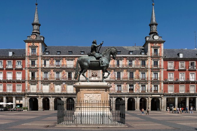 Historical Centre & Old Town Private Walking Tour - Uncovering Madrids Rich History