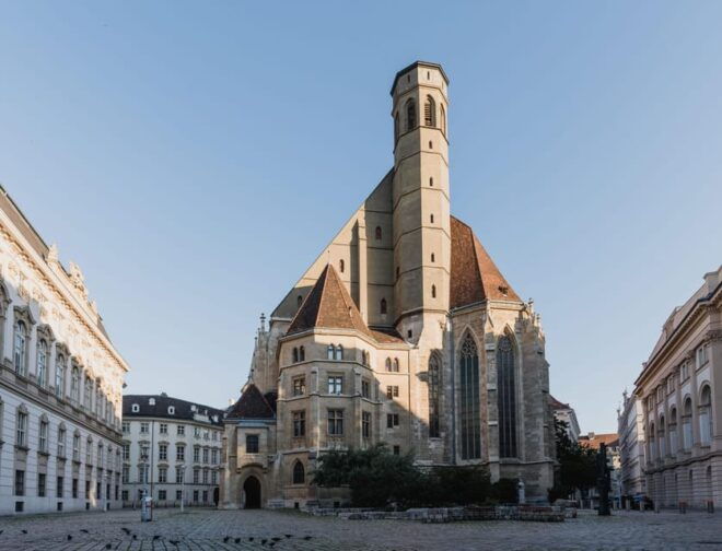 Historical Citywalk - Highlights of the Old Town - Key Historical Sites