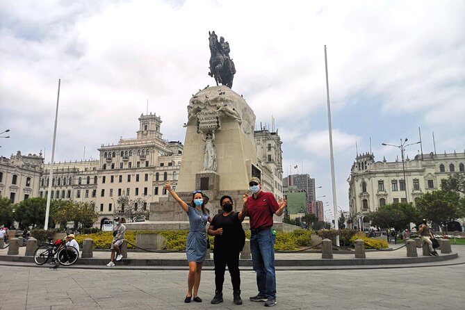 Historical Lima Downtown & Catacombs Tour - Famous Landmarks in Limas Historical District