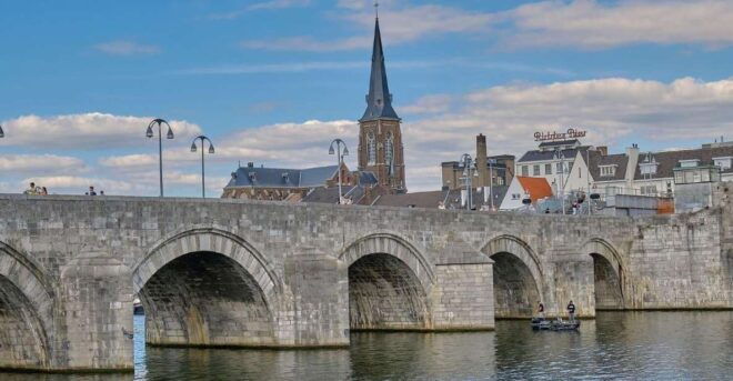 Historical Maastricht: Private Tour With Local Guide - Full Description