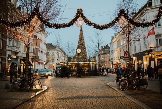 Historical Maastricht: Private Tour With Local Guide - Reservation and Payment Options