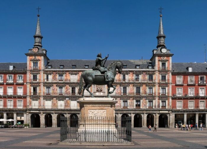 Historical Madrid: In Small Committee & In Private - Frequently Asked Questions