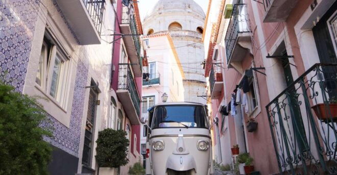 Historical Tour in Lisbon - 1 Hour - Private Tuk Tuk Tour - Explore Alfama Neighborhood