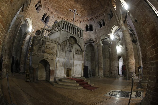 Historical Tour of Bologna - Immerse Yourself in Bolognas History and Culture