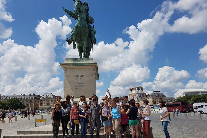 Historical Treasure Hunt in the City of Versailles - Uncovering Hidden Historical Gems