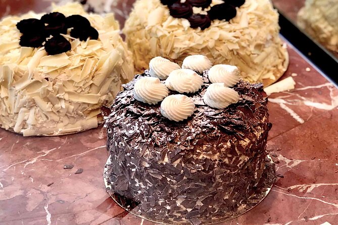 History and Pastry Tour in Le Marais - Duration and Admission Details