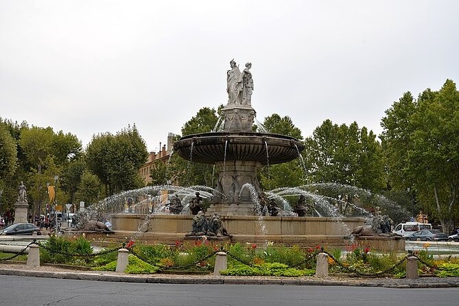 History and Renewal in Aix-en-Provence: A Self-Guided Audio Tour - Charming Streets and Architecture