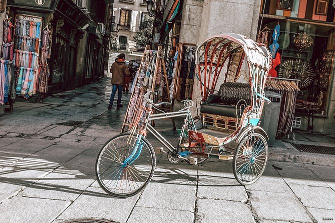 History, Culture and Architecture on Private Madrid Tour With Local Expert - Delving Into Madrids Art and Culture