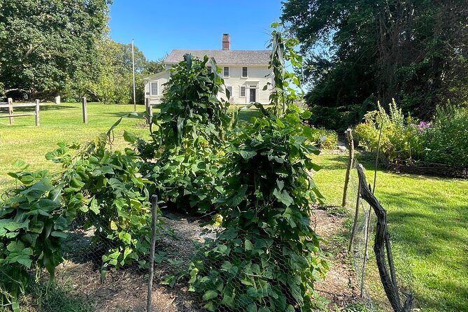 History Scavenger Hunt at Smith's Castle 17th Century Plantation - FAQ