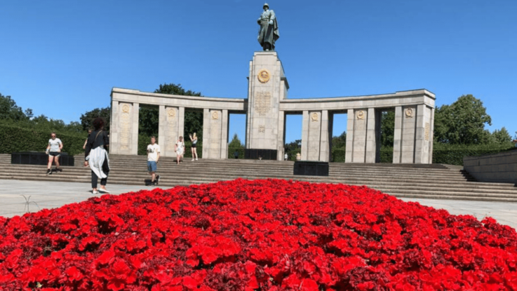 Hitler to Stalin - WWII & Cold War Tour (Small Group) - Key Historical Sites