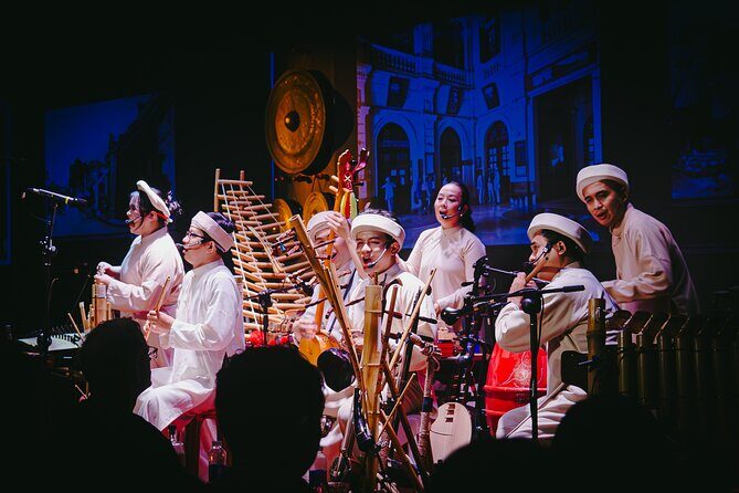 Ho Chi Minh City: Chao Show Refined Cultural Music Dinner - The Stage and Visuals