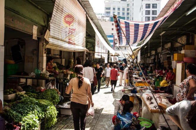 Ho Chi Minh City: City Highlights Tour by Cyclo With Meal - Cultural Experiences