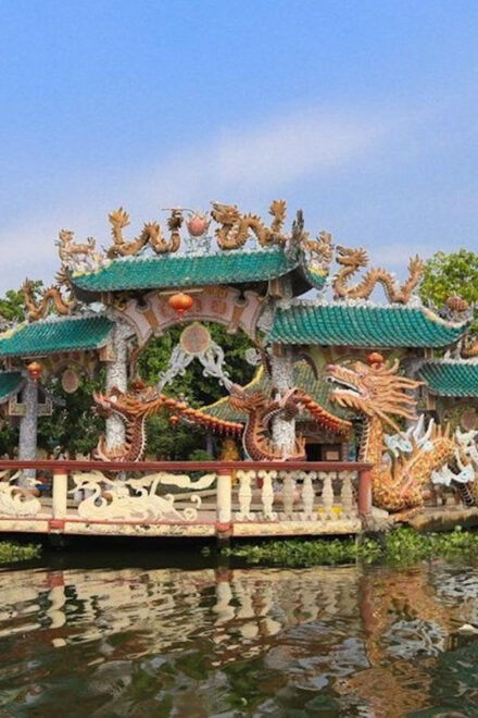Ho Chi Minh City: Dragon Floating Temple Sightseeing - Tips for Visitors