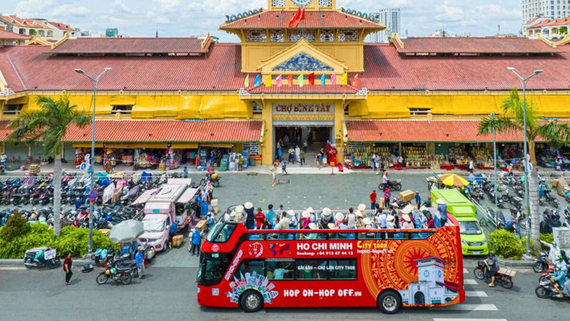 Ho Chi Minh City Highlights & Chinatown by Hop-On Hop-Off Bus with Guide - Hop off for a closer look