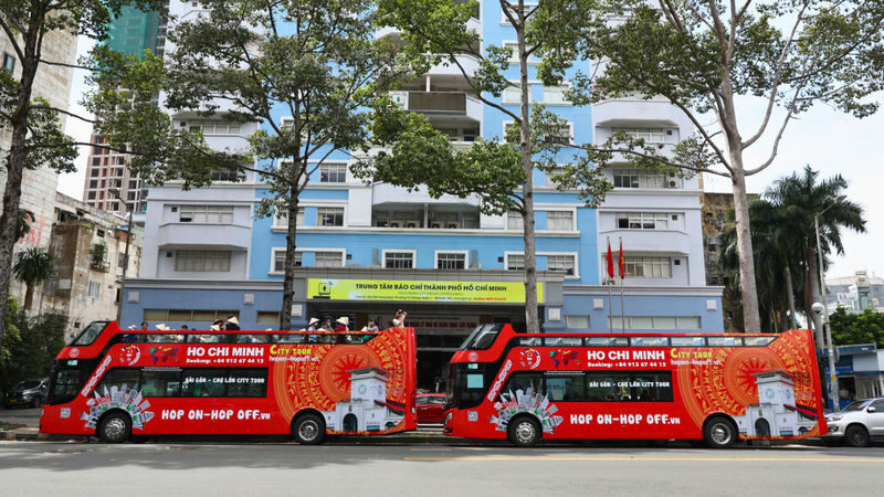 Ho Chi Minh City Highlights & Chinatown by Hop-On Hop-Off Bus with Guide - Who should book this bus tour?