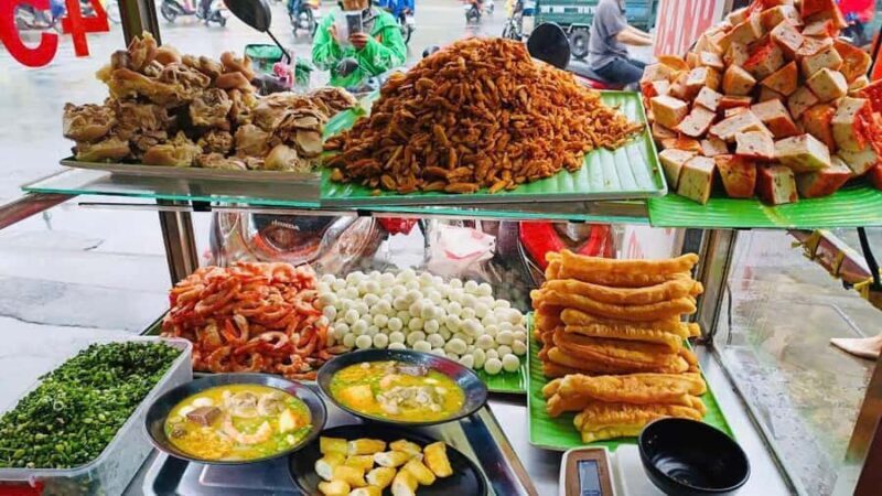 Ho Chi Minh City: How Locals Eat A Street Food Walk? - A Deep Dive Into the Experience