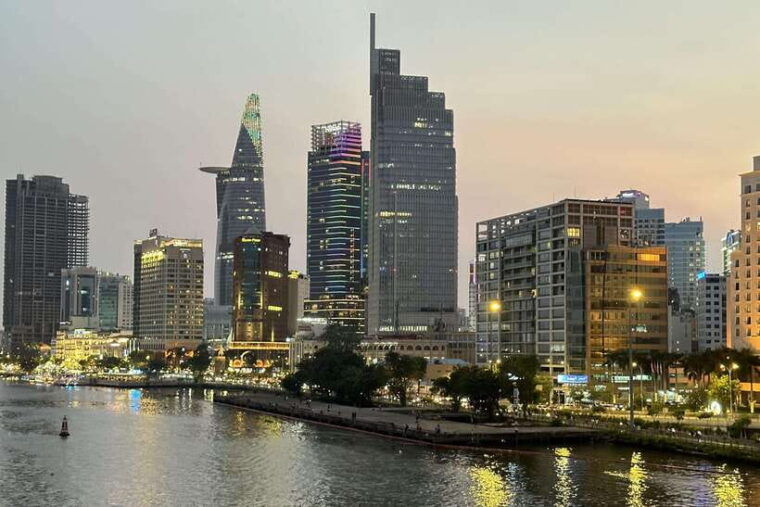 Ho Chi Minh City: Night Walking Tour With Local Guide - Itinerary and Activities