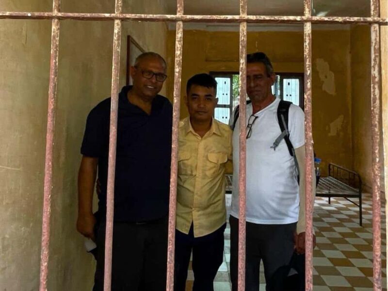 Ho Chi Minh City: Phnom Penh Day Trip with Lunch - Lunch and Local Flavors