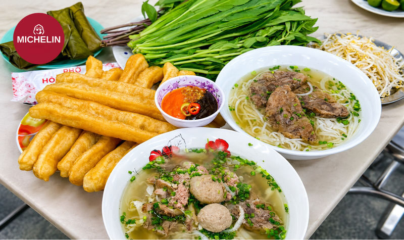 Ho Chi Minh City Private Michelin Foodie Tour - Guides who make the food easier to read