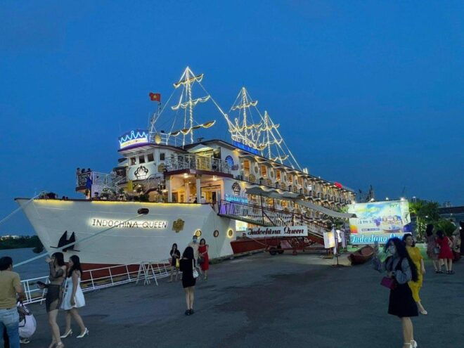 Ho Chi Minh City: Saigon River Dinner Cruise With Pickup - Highlights of the Dinner Cruise Experience