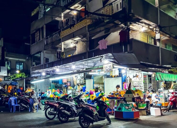 Ho Chi Minh City: Street Food and Sightseeing by Motorbike - Experience Highlights