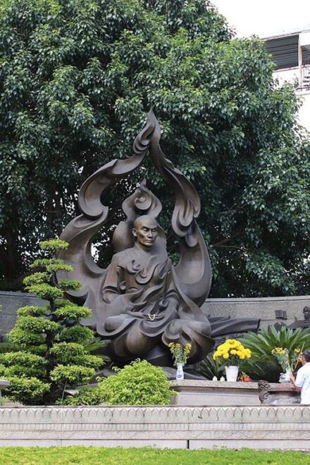 Ho Chi Minh: City Tour by Motorbike With Beef Noodles - Tour Inclusions
