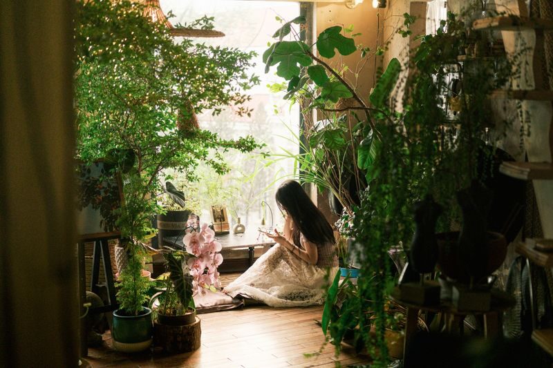 Ho Chi Minh City: Vietnamese Flower Arrangement Workshop - The Florist, Translator, and Teaching Style