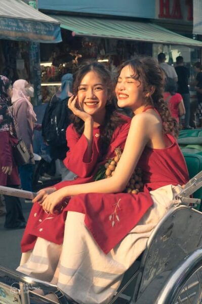 Ho Chi Minh: Guided Walking Tour of Saigon Highlights - Local Culture Insights