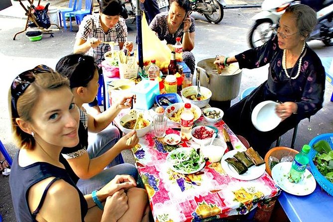 Ho Chi Minh Local Foodie Experience by Car (Private & All-Inclusive) - Local Food Tastings