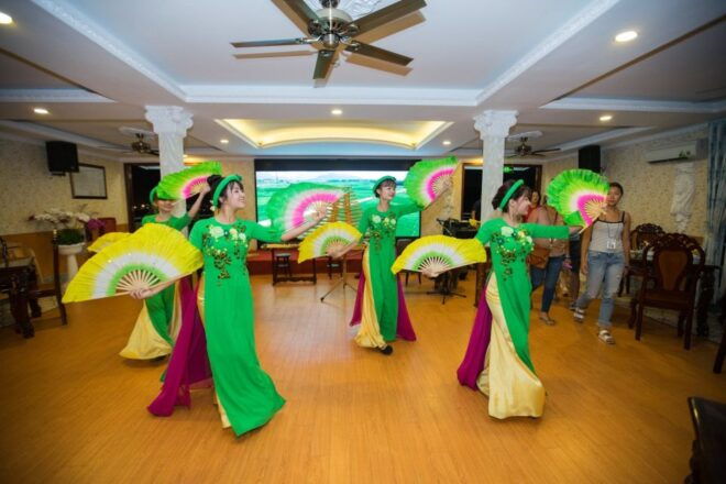 Ho Chi Minh: Private City Tour and Dinner Cruise With Buffet - Highlights of the City Tour