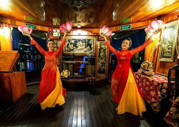Ho Chi Minh: Private City Tour and Dinner Cruise With Buffet - The Sum Up