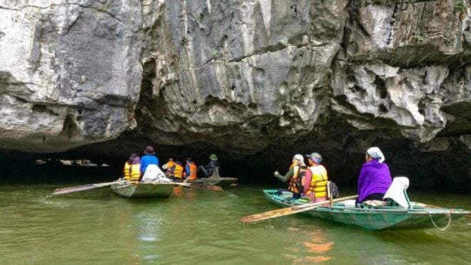 Hoa Lu and Tam Coc in Ninh Binh - One Day - Dining Experience
