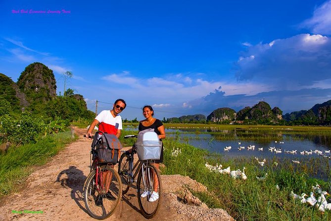 Hoa Lu - Mua Cave - Tam Coc Boating - Cycling -Deluxe Group Tour & Limousine Van - Common Questions