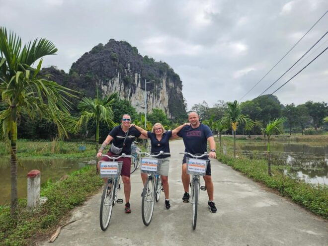 Hoa Lu & Tam Coc - Biking With Buffet Lunch - Accessibility Information