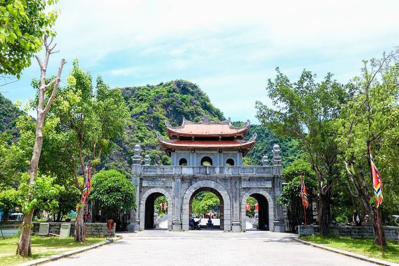Hoa Lu - Tam Coc Day Trip - Hoa Lu and Tam Coc: two different sides of Ninh Binh