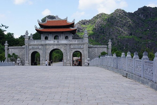 Hoa Lu Tam Coc Full Day Tour: Small Group Tour & Buffet Lunch - The Sum Up