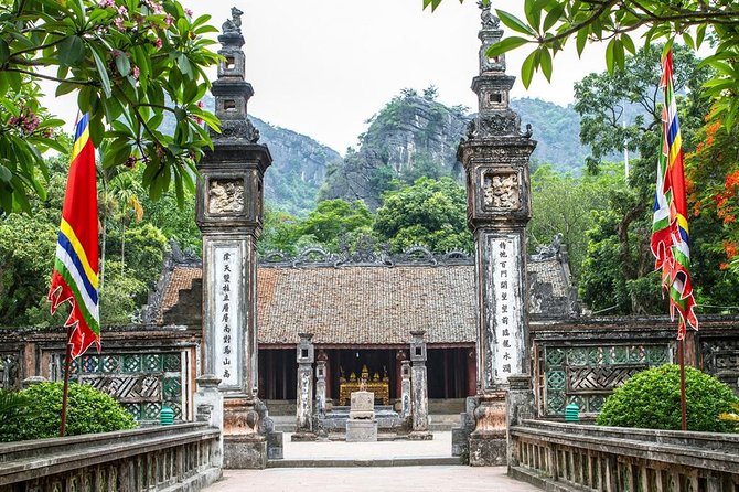 Hoa Lu - Tam Coc Luxury Small Group 1D: Limousine Bus, Biking, Boat Trip, Lunch - Pickup Details