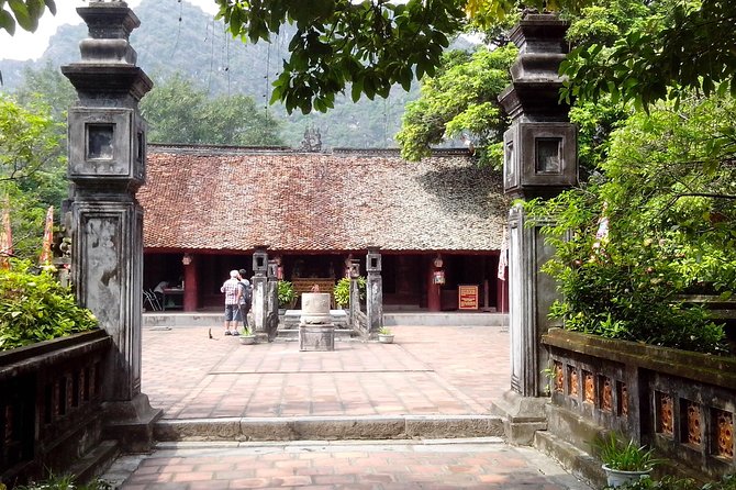 Hoa Lu - Tam Coc - Mua Cave 1 Day - Cycling Through the Countryside
