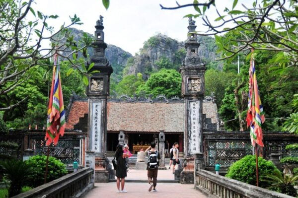 Hoa Lu Tam Coc Mua Cave 1 Day Tour - What to Expect