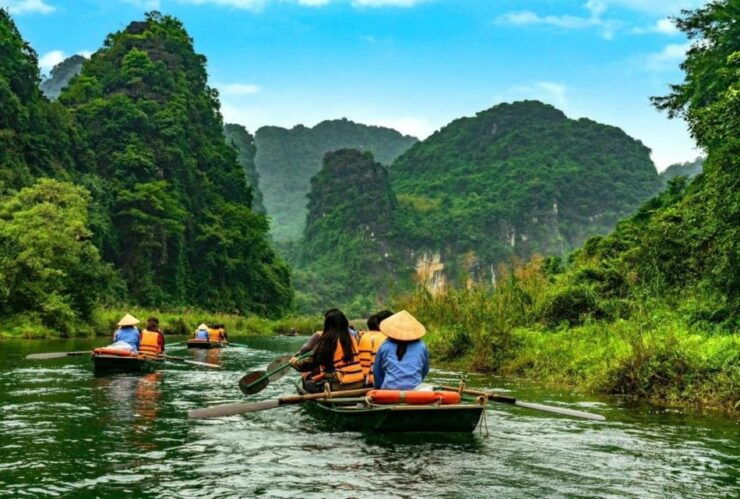 HOA LU - TAM COC - MUA CAVE - 1 DAY TRIP BY LIMOUSINE - Itinerary Highlights